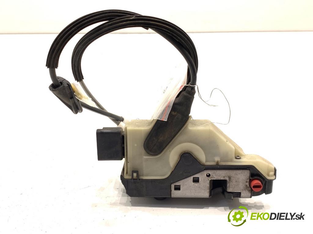 CITROEN DS4 liftback 2011 120 kW 2.0 HDi 165 1997 zámok Dvere pravy zad