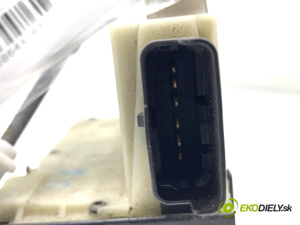 CITROEN DS4 liftback 2011 120 kW 2.0 HDi 165 1997 zámok Dvere pravy zad