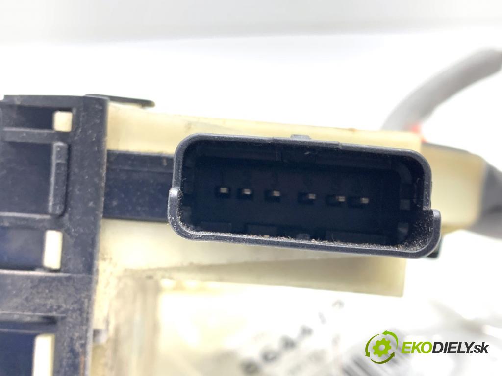 CITROEN DS4 liftback 2011 120 kW 2.0 HDi 165 1997 zámok Dvere ľavy predný 45017185