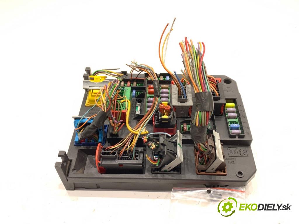 CITROEN DS4 liftback 2011 120 kW 2.0 HDi 165 1997 modul BSI 9665547480 (Pojistková skříňka)