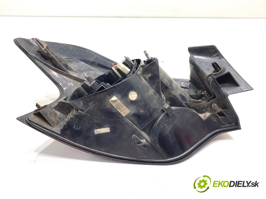 CITROEN DS4 liftback 2011 120 kW 2.0 HDi 165 1997 světlo pravý zadní část