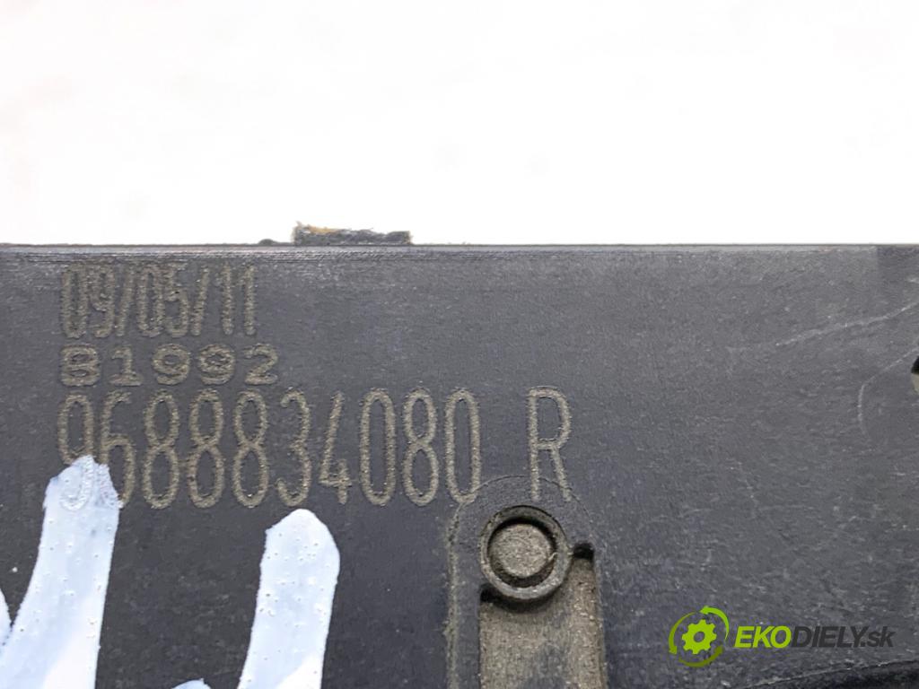 CITROEN DS4 liftback 2011 120 kW 2.0 HDi 165 1997 Kľučka vonkajšia pravy predný 9688834080