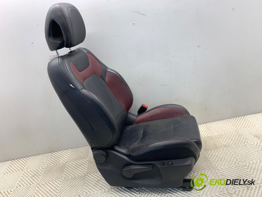 CITROEN DS4 liftback 2011 120 kW 2.0 HDi 165 1997 sedadlo pravý přední část