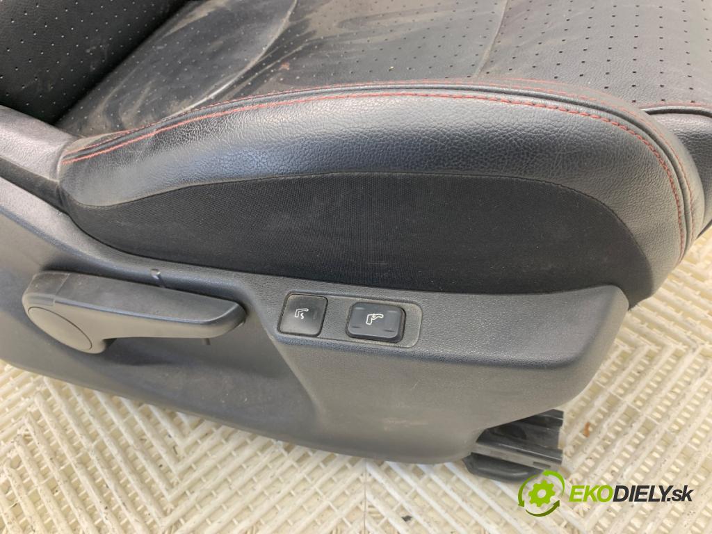 CITROEN DS4 liftback 2011 120 kW 2.0 HDi 165 1997 sedadlo pravý přední část