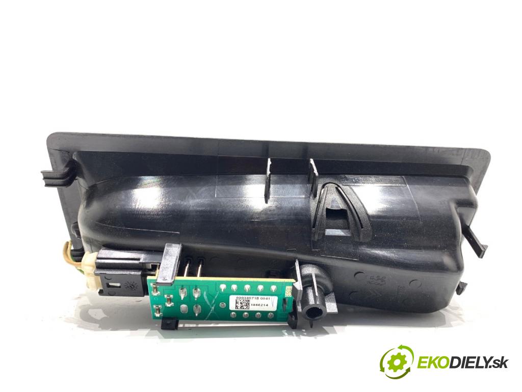 CITROEN DS4 liftback 2011 120 kW 2.0 HDi 165 1997 svetlo kufra 9685614080