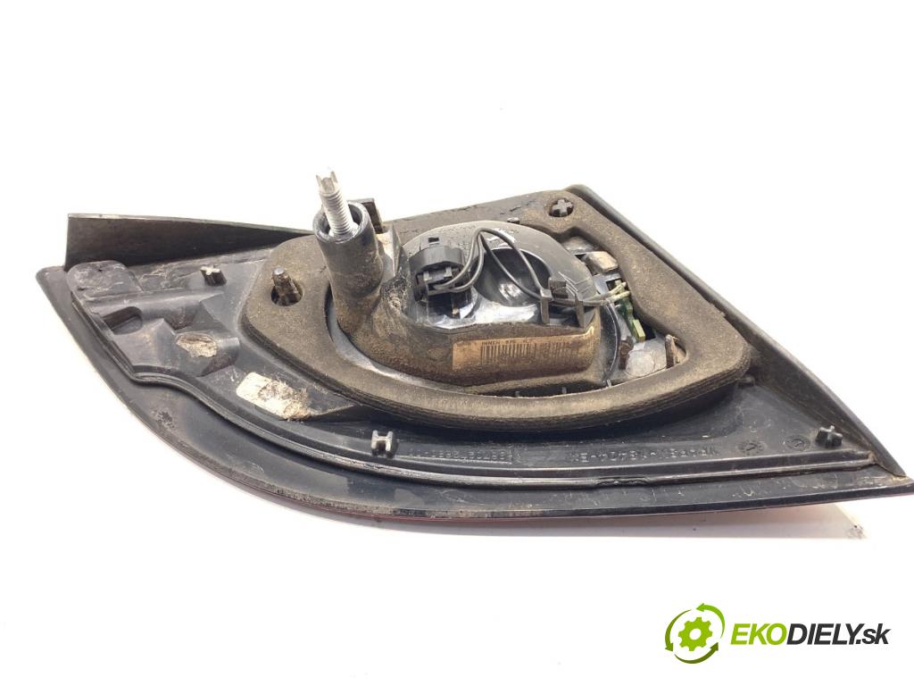CITROEN DS4 liftback 2011 120 kW 2.0 HDi 165 1997 světlo zadní část pravá vnitřní 9670272680 (Klika dveří ostatní)