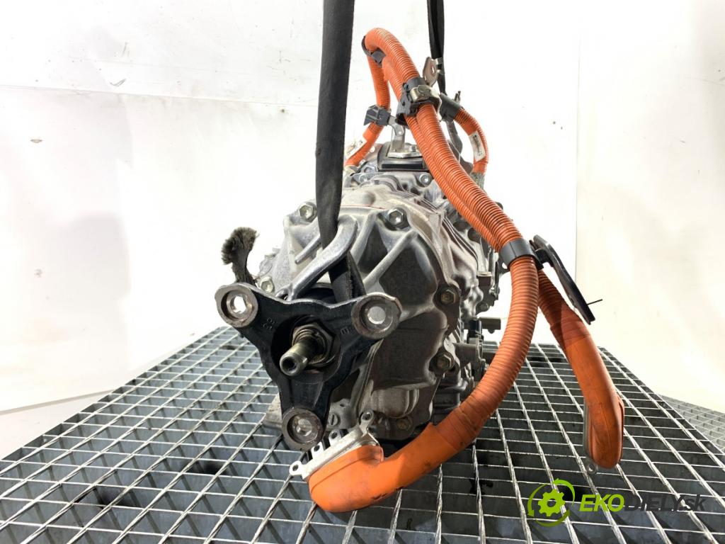 LEXUS IS sedan 2019 133 kW 300h (AVE30_) 2494 převodovka 30920-30030 (Převodovka)