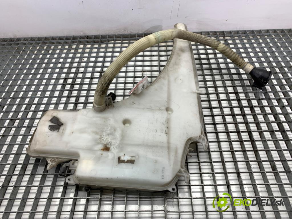 BMW E87 liftback 2007 90 kW 116 i 1599 Nádržka ostrekovačov 7124231