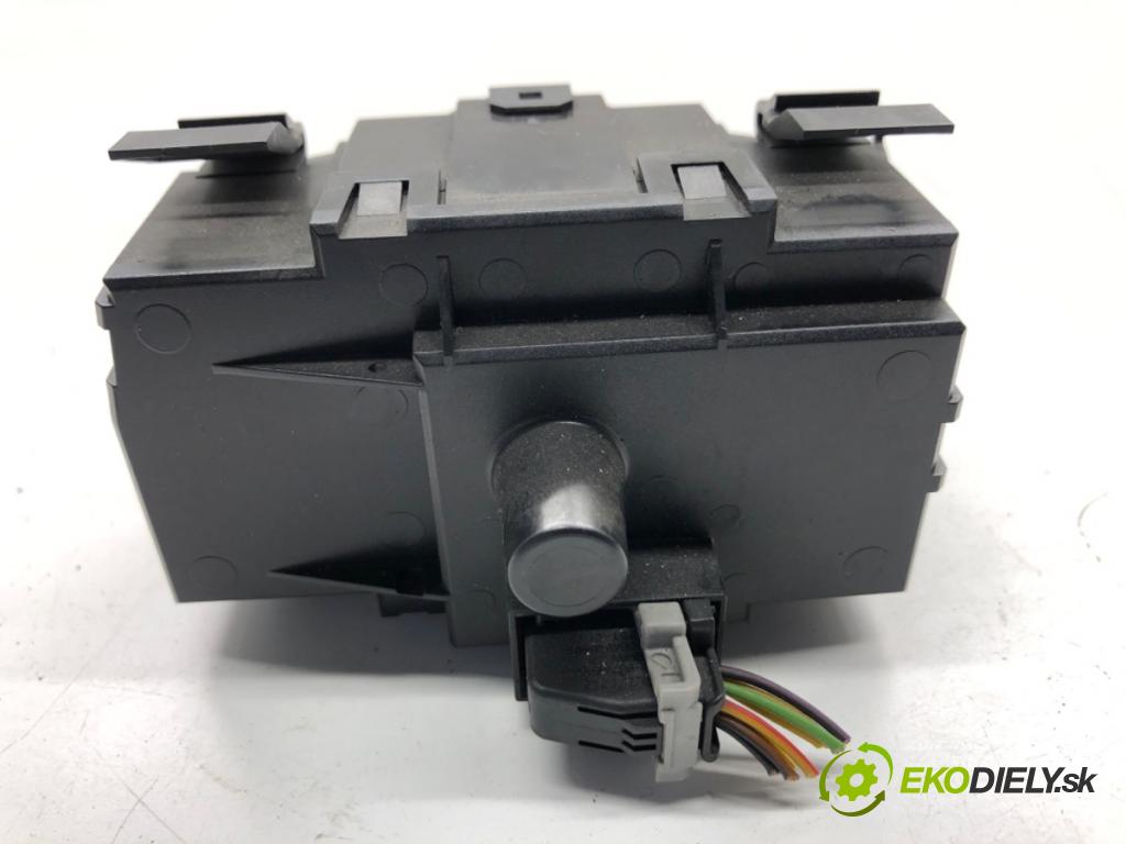 BMW E87 liftback 2007 90 kW 116 i 1599 Spínač svetiel 6932794