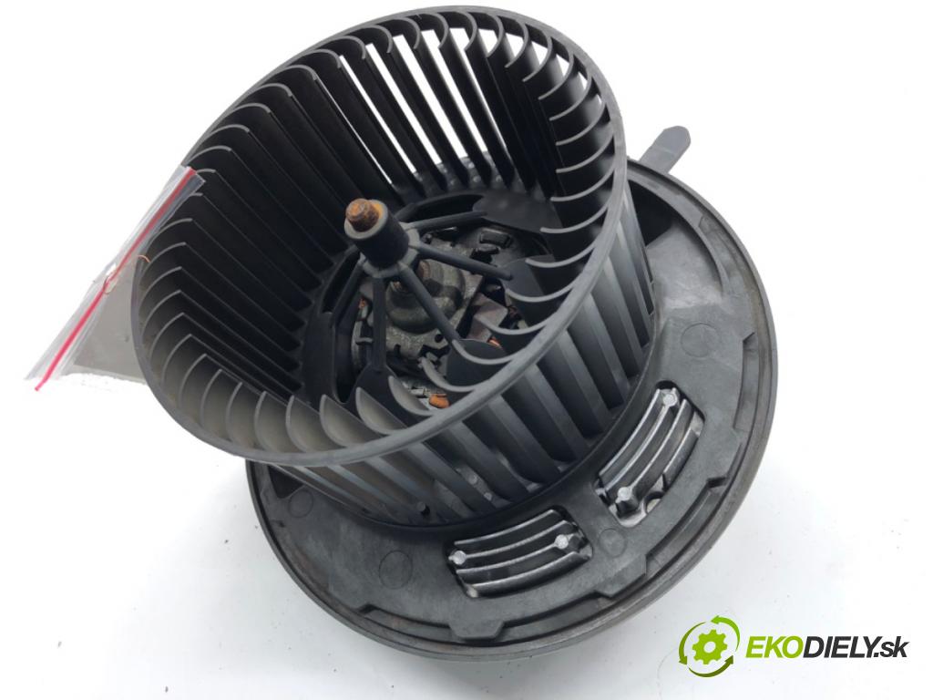 BMW E87 liftback 2007 90 kW 116 i 1599 ventilátor kúrenia 982428F