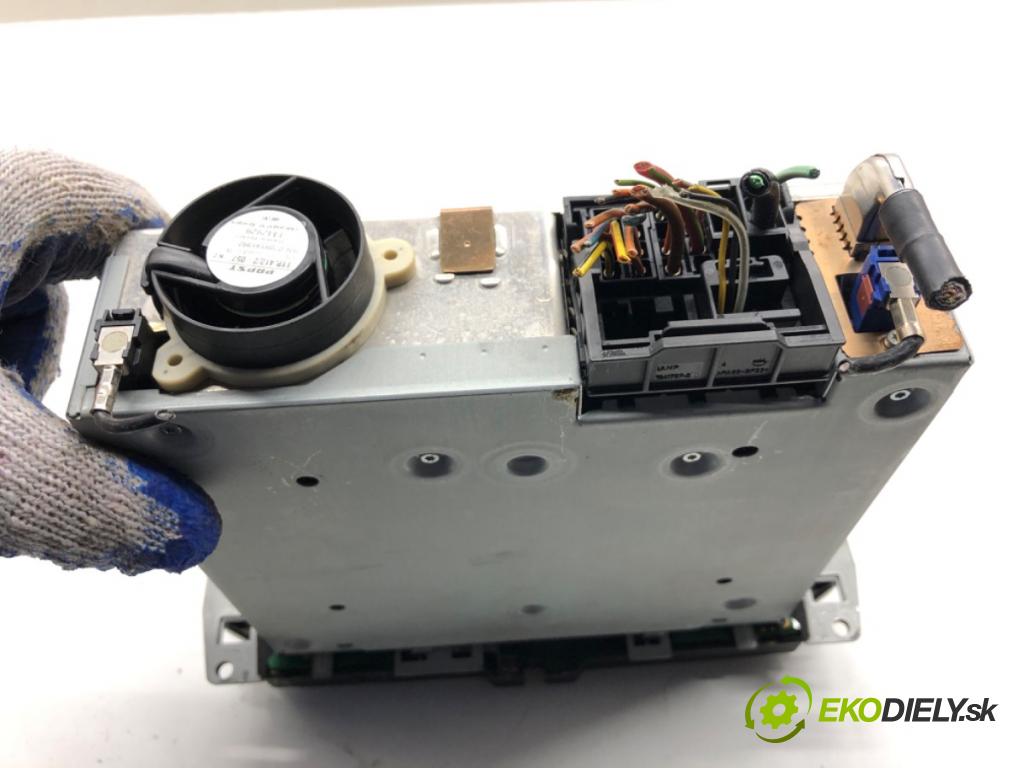 BMW E87 liftback 2007 90 kW 116 i 1599 RADIO čítač navigácie 9177126