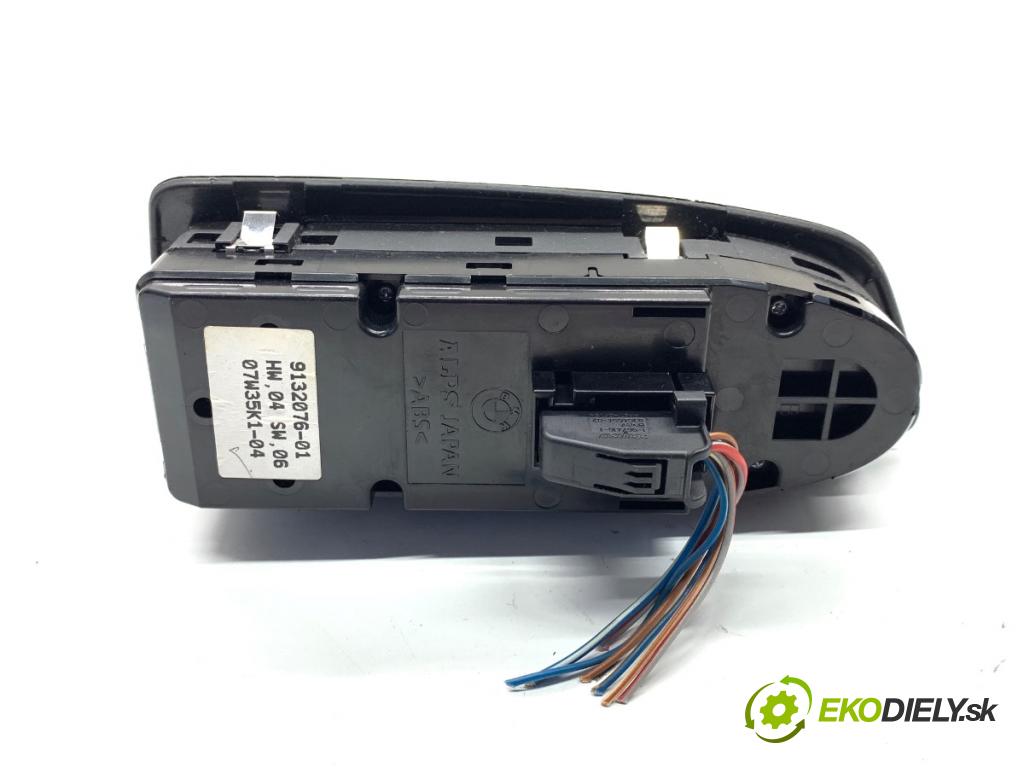 BMW E87 liftback 2007 90 kW 116 i 1599 přepínač oken 9132076 (Páčky pod volantem)