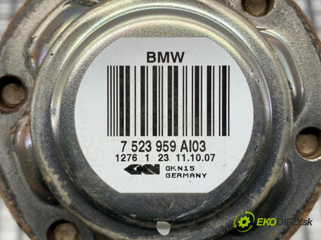 BMW E87 liftback 2007 90 kW 116 i 1599 Poloos ľavy zad 7523959