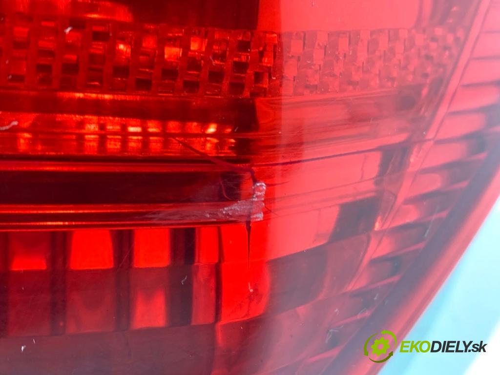 BMW E87 liftback 2007 90 kW 116 i 1599 Svetlo pravy zad