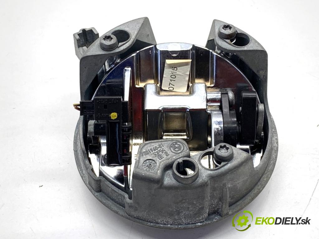 BMW E87 liftback 2007 90 kW 116 i 1599 Kľučka dverí zad 7200938