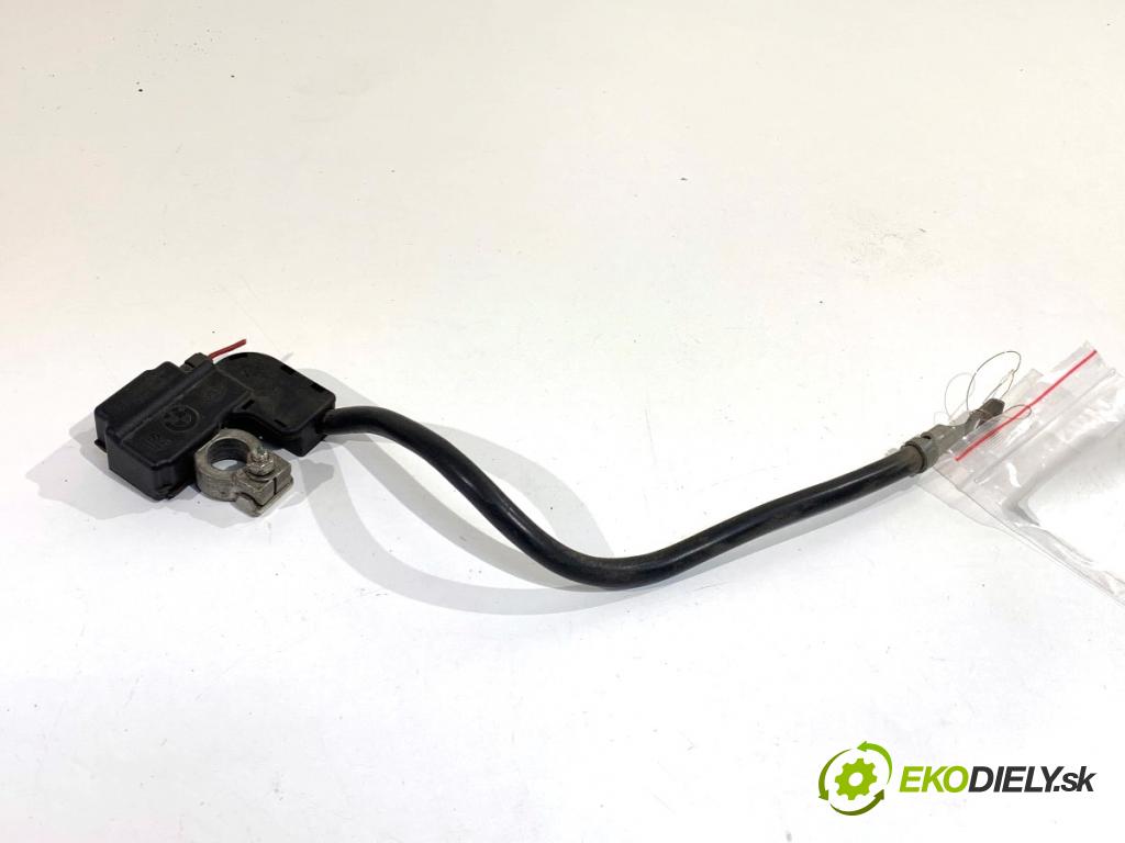 BMW E87 liftback 2007 90 kW 116 i 1599 svorka MINUS: 6986795