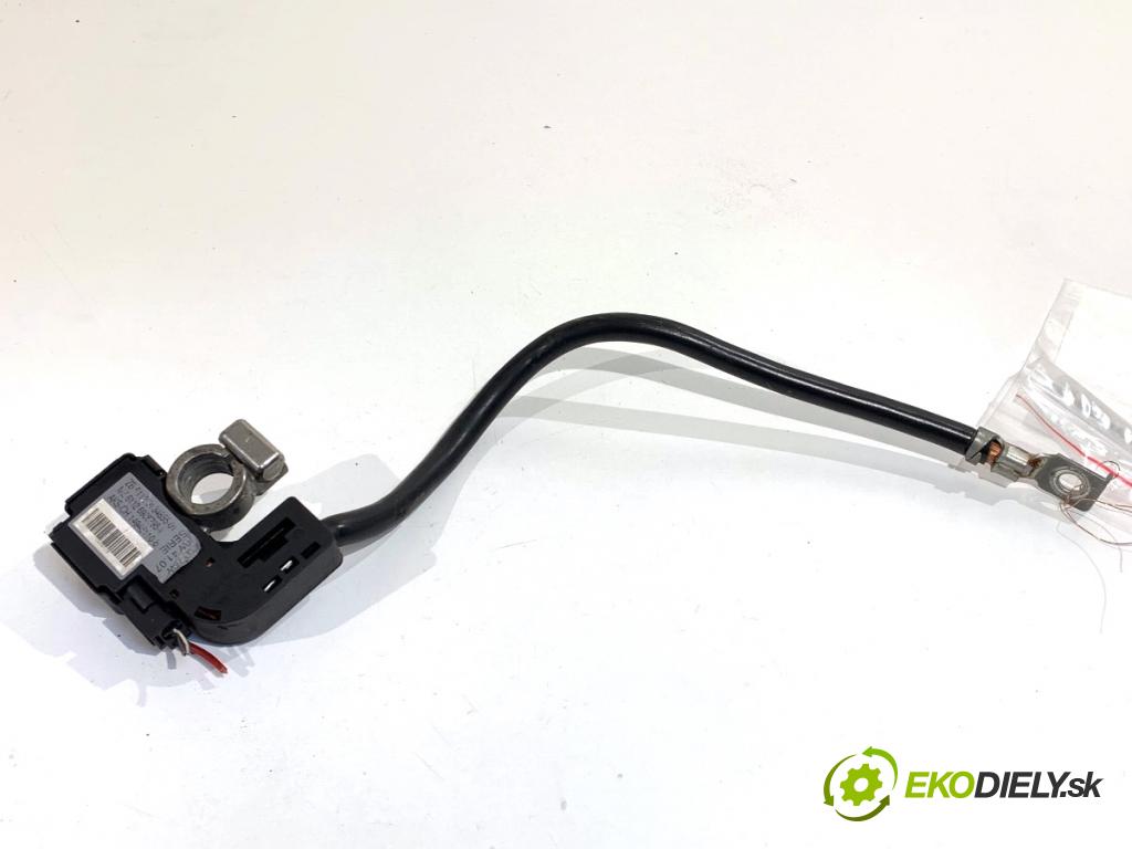 BMW E87 liftback 2007 90 kW 116 i 1599 svorka MINUS: 6986795