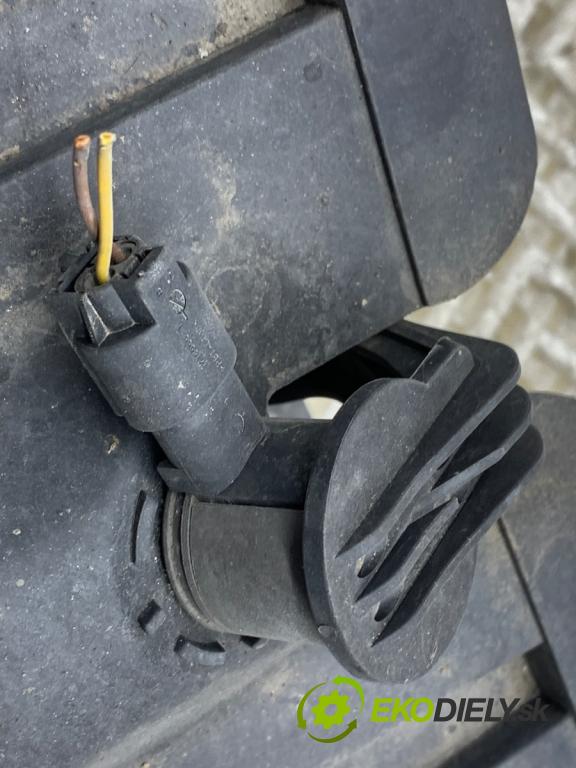 BMW E87 liftback 2007 90 kW 116 i 1599 Uzávierka: Volant vzduchu 7174452