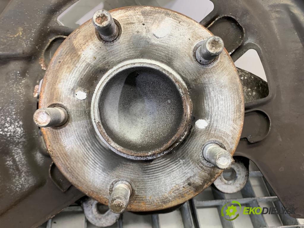 LEXUS IS sedan 2015 180 kW 200t (ASE30) 1998 náboj ľavy predný