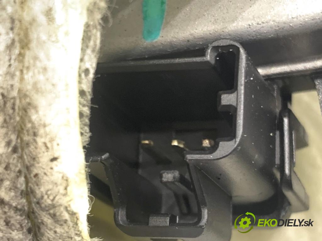 FORD KA+ liftback 2018 63 kW 1.2 1194 Motor stieračov zad W000100406