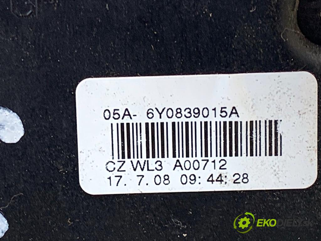 SKODA FABIA II liftback 2008 63 kW 1.4 1390 zámok Dvere ľavy zad 6Y0839015A