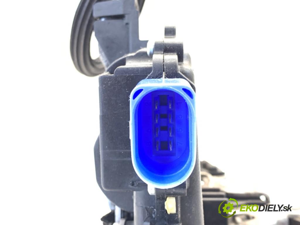 SKODA FABIA II liftback 2008 63 kW 1.4 1390 zámok Dvere ľavy predný 3B1837015AR