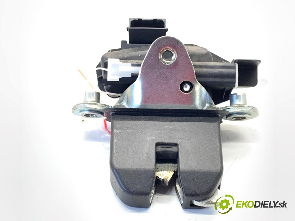 SKODA FABIA II liftback 2008 63 kW 1.4 1390 zámok dveří zadní část 5J0827501B