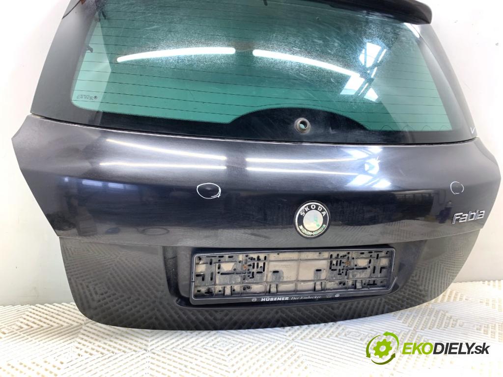 SKODA FABIA II liftback 2008 63 kW 1.4 1390 kapota zad LF9R