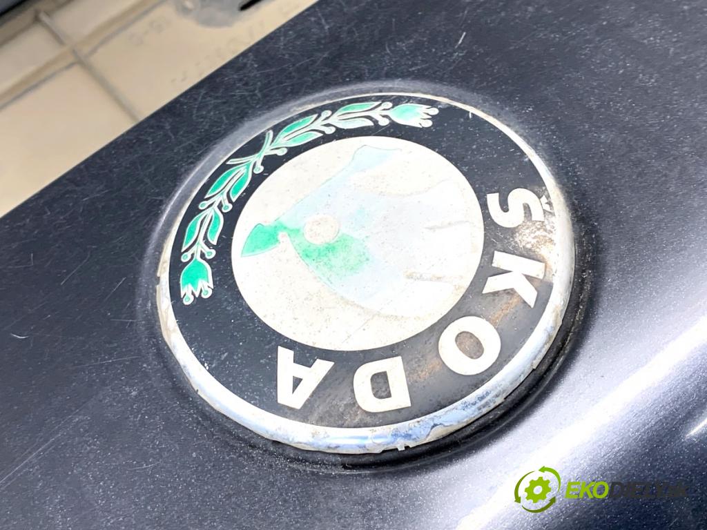 SKODA FABIA II liftback 2008 63 kW 1.4 1390 kapota zadní část LF9R