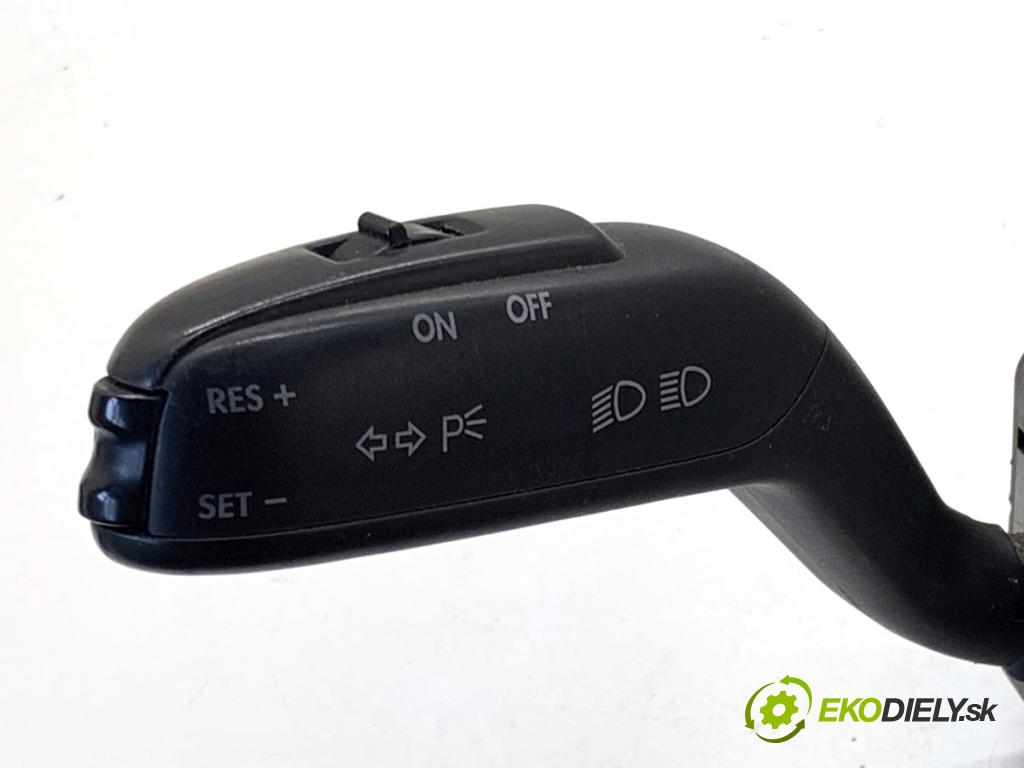 SKODA FABIA II liftback 2008 63 kW 1.4 1390 Prepínač kombinovaný 7H0953503DC (Prepínacie páčky pod volantom)