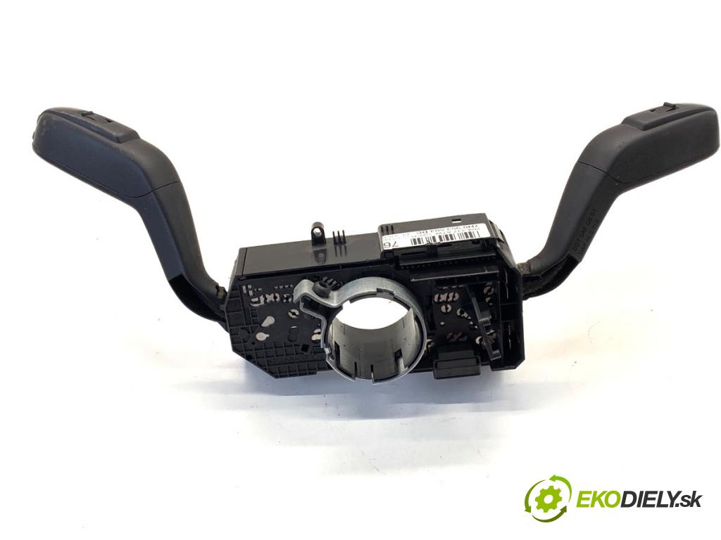 SKODA FABIA II liftback 2008 63 kW 1.4 1390 Prepínač kombinovaný 7H0953503DC (Prepínacie páčky pod volantom)