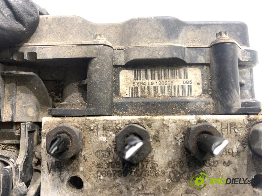 SKODA FABIA II liftback 2008 63 kW 1.4 1390 pumpa ABS 6R0907379P (Pumpa ABS)
