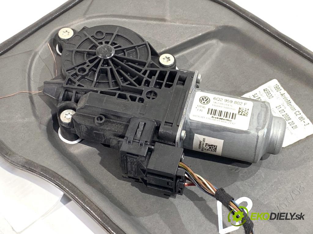 SKODA FABIA II liftback 2008 63 kW 1.4 1390 mechanismus okna levý přední část 6Q2959802F