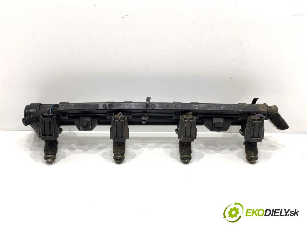 SKODA FABIA II liftback 2008 63 kW 1.4 1390 Lišta vstrekovacia 036906031AG (Vstrekovacia lišta)