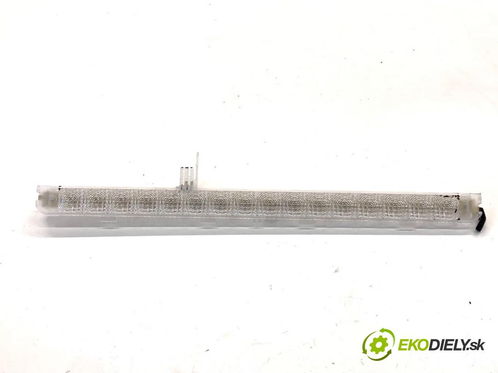 SKODA FABIA II liftback 2008 63 kW 1.4 1390 světlo brzdových světel 