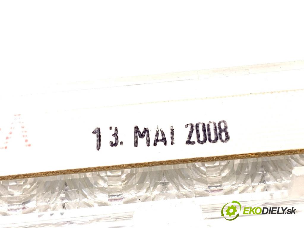 SKODA FABIA II liftback 2008 63 kW 1.4 1390 světlo brzdových světel