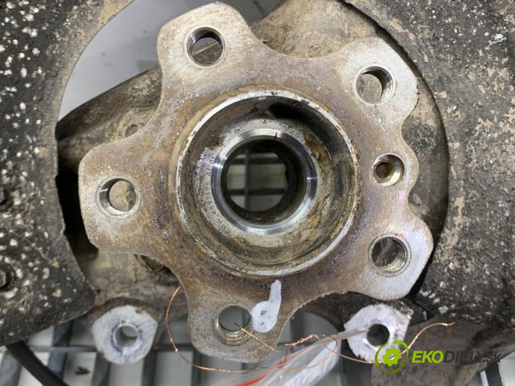 BMW G05 SUV 2020 195 kW xDrive 30 d 2993 náboj pravy predný 6876656