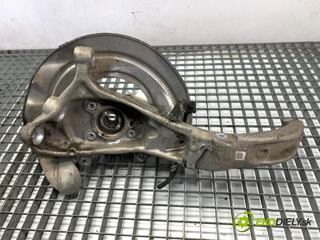 BMW G05 SUV 2020 195 kW xDrive 30 d 2993 náboj pravy predný 6876656