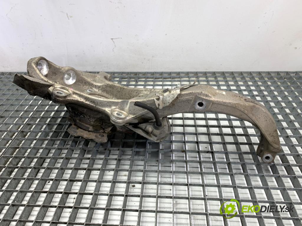 BMW G05 SUV 2020 195 kW xDrive 30 d 2993 náboj pravy predný 6876656