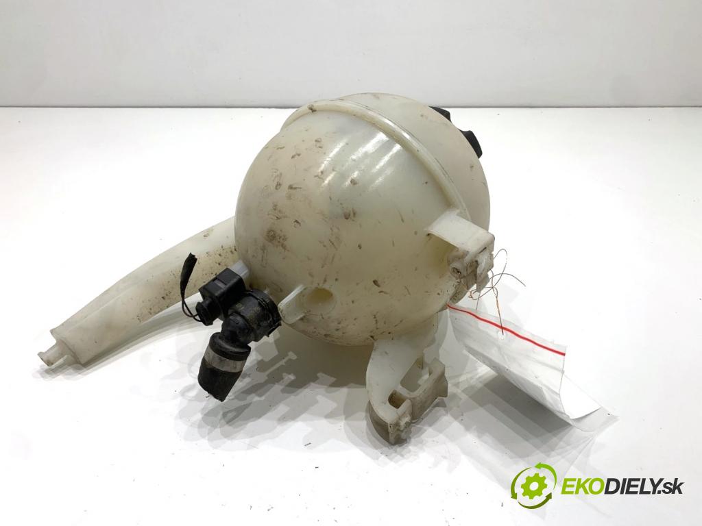 BMW G05 SUV 2020 195 kW xDrive 30 d 2993 nádržka vyrovnávací kapaliny chadicího 8610662