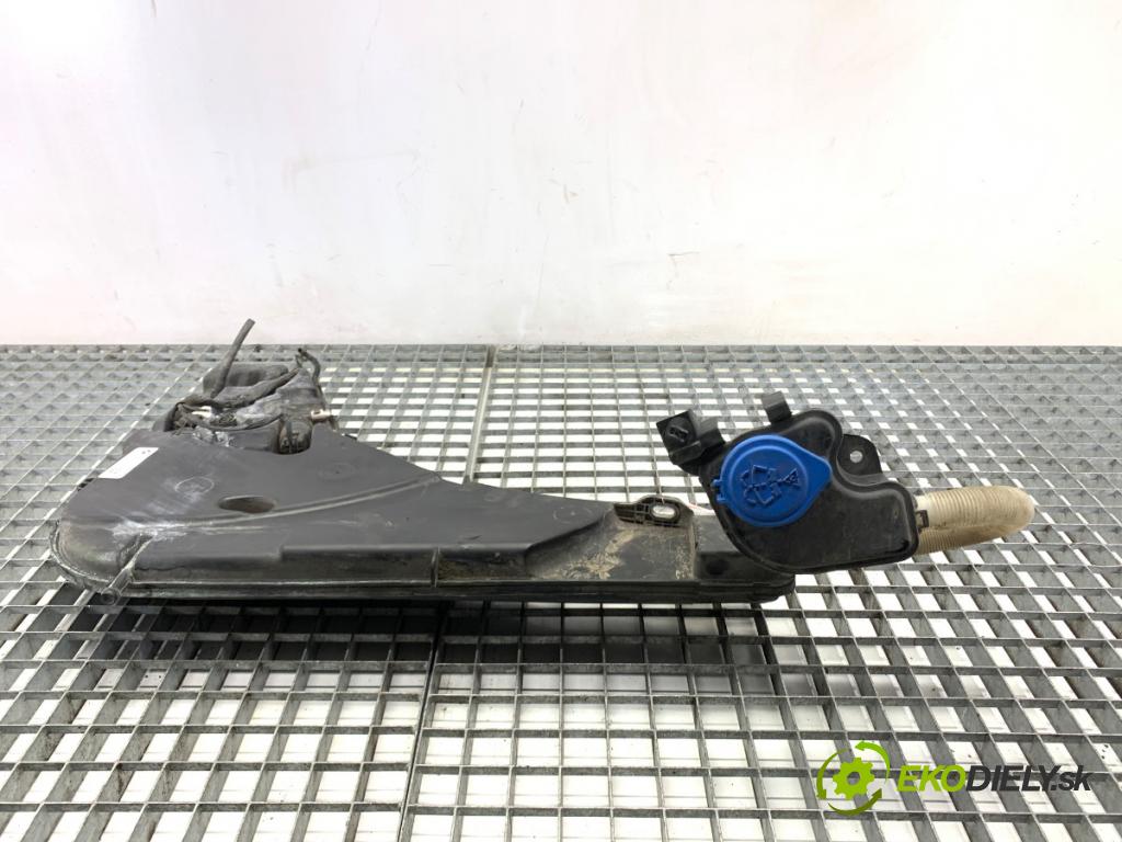 BMW G05 SUV 2020 195 kW xDrive 30 d 2993 nádržka ostřikovačů 7499828