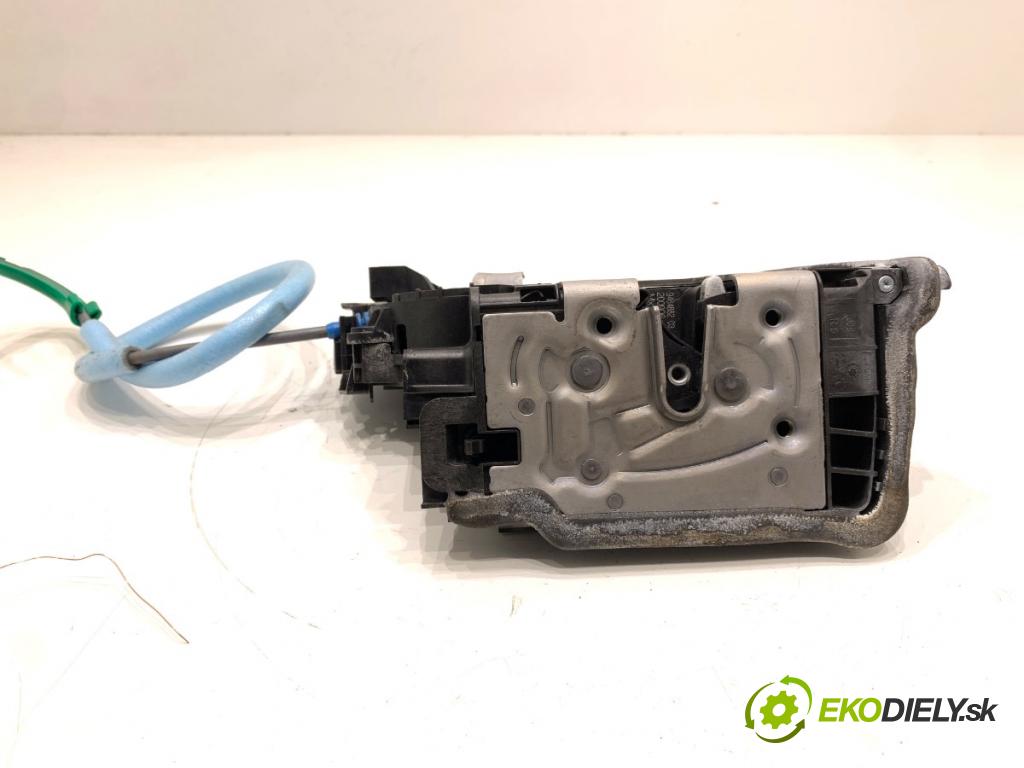 BMW G05 SUV 2020 195 kW xDrive 30 d 2993 zámok Dvere pravy zad 9464882