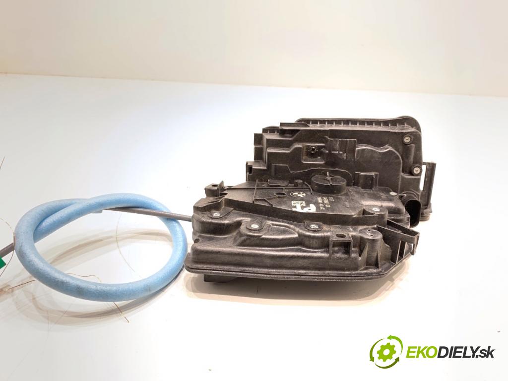 BMW G05 SUV 2020 195 kW xDrive 30 d 2993 zámok Dvere pravy zad 9464882