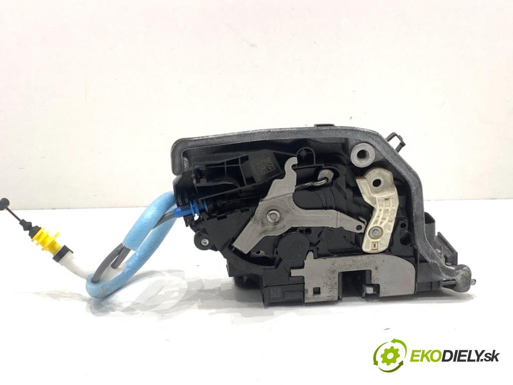 BMW G05 SUV 2020 195 kW xDrive 30 d 2993 zámok Dvere pravy predný 9464890