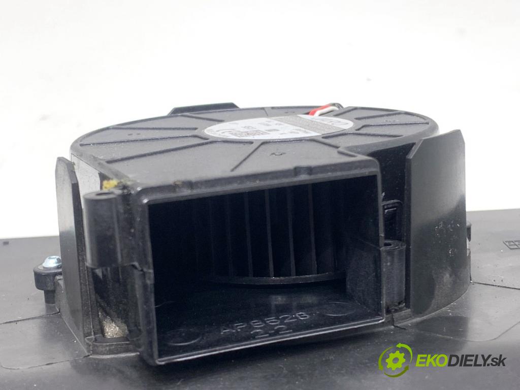 BMW G05 SUV 2020 195 kW xDrive 30 d 2993 Držiak na nápoje 6827173 (Držiak (úchyt) na nápoje)