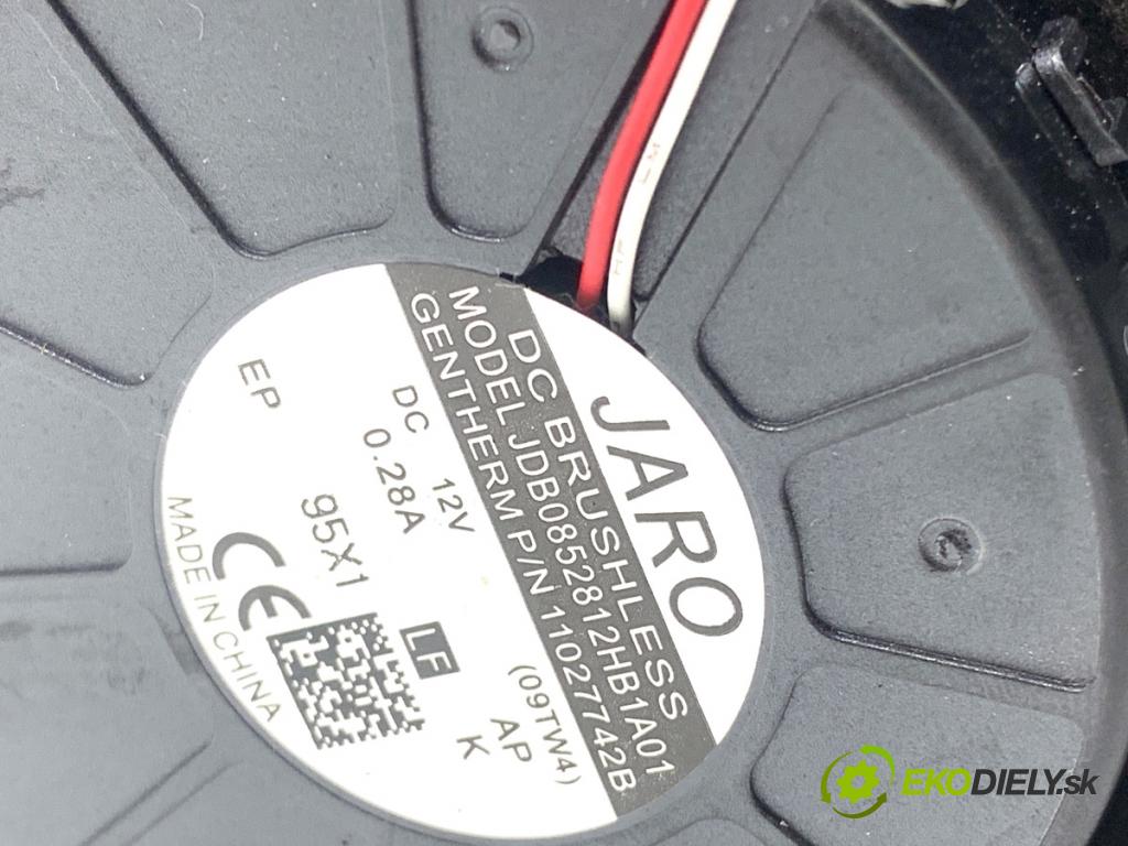 BMW G05 SUV 2020 195 kW xDrive 30 d 2993 Držiak na nápoje 6827173 (Držiak (úchyt) na nápoje)