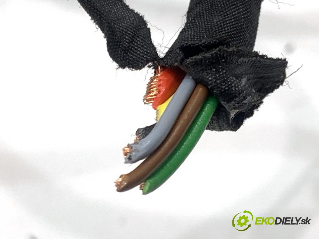 BMW G05 SUV 2020 195 kW xDrive 30 d 2993 Držiak na nápoje 6827173 (Držiak (úchyt) na nápoje)