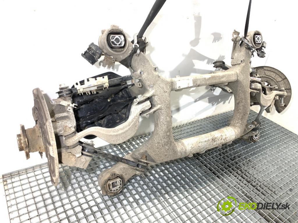 BMW G05 SUV 2020 195 kW xDrive 30 d 2993 Výstuha zad 6894149