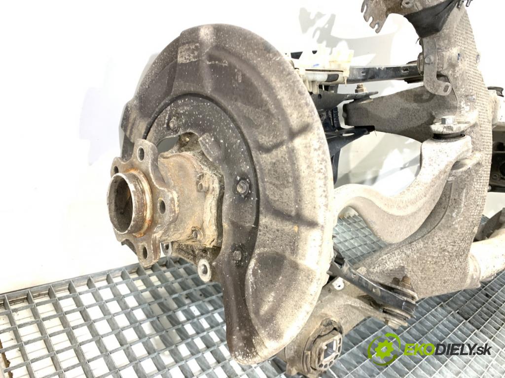 BMW G05 SUV 2020 195 kW xDrive 30 d 2993 Výstuha zad 6894149