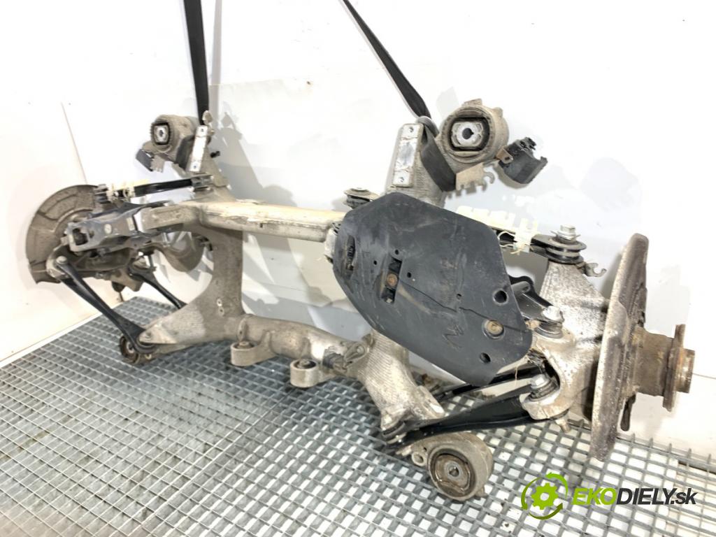 BMW G05 SUV 2020 195 kW xDrive 30 d 2993 Výstuha zad 6894149